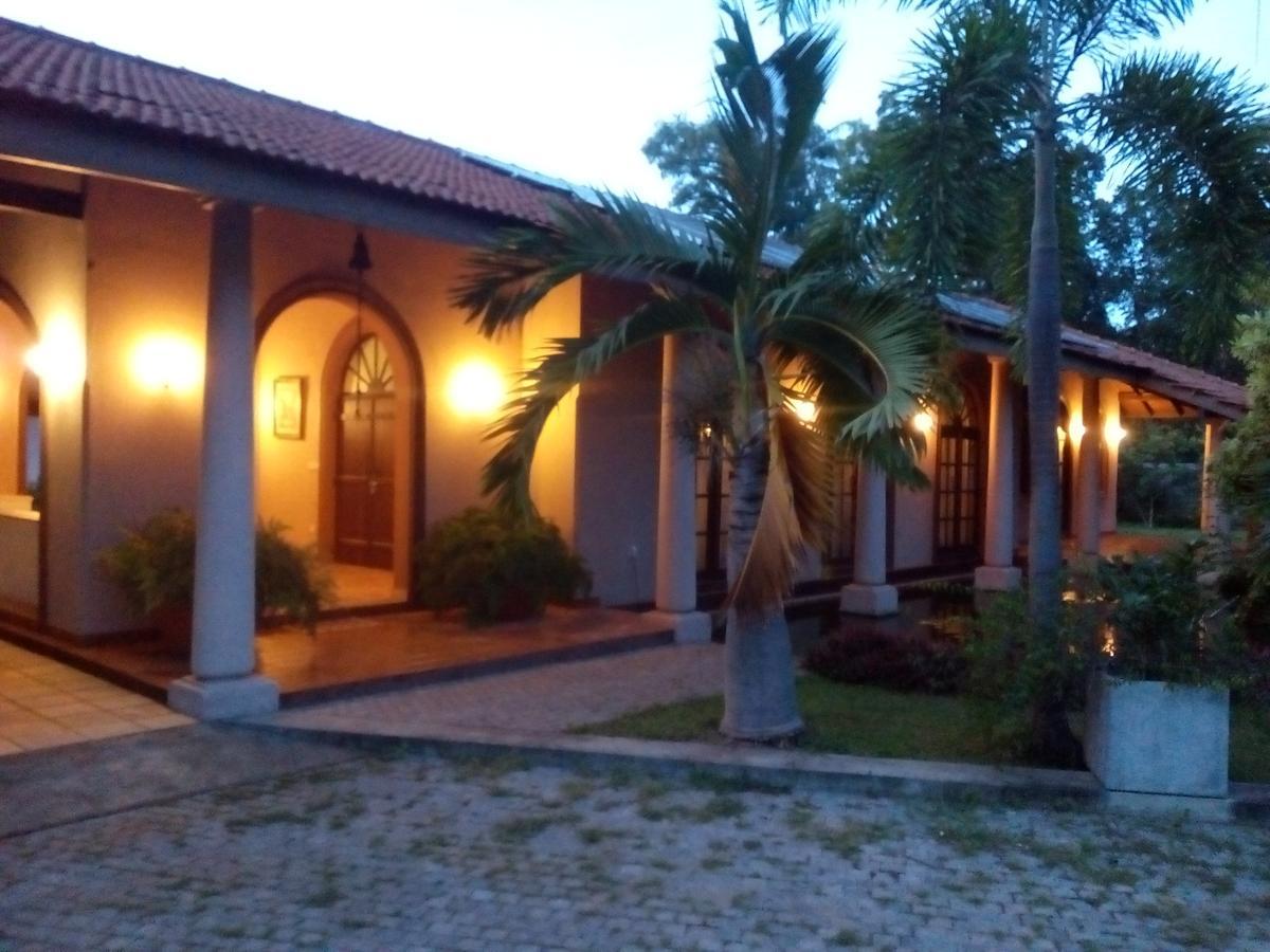 Tropical Villas Negombo Eksteriør billede